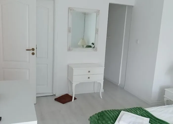 кристиан דירה *